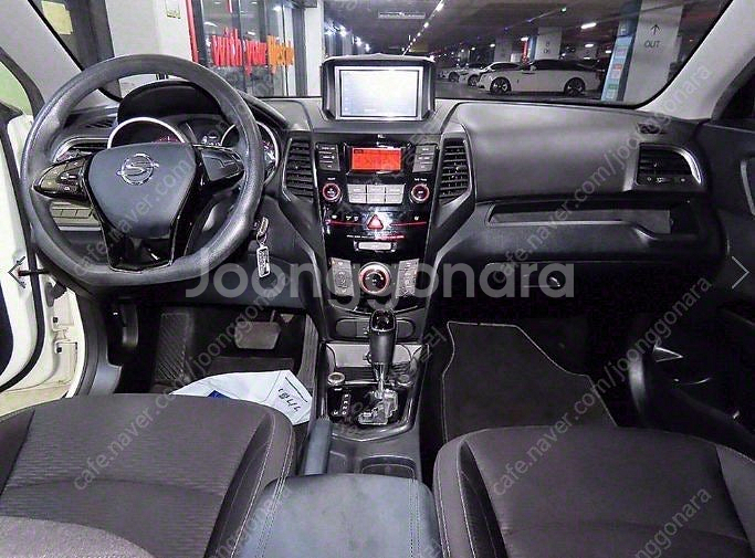 ★특가★ 570만원 2017년식 138,000Km KG모빌리티(쌍용) 티볼리 에어 디젤 2WD AX--9